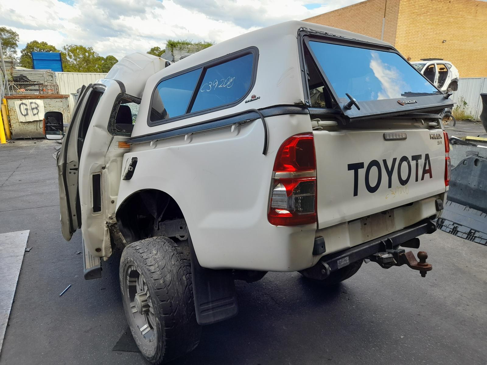 View Auto part Engine Toyota Hilux 2012
