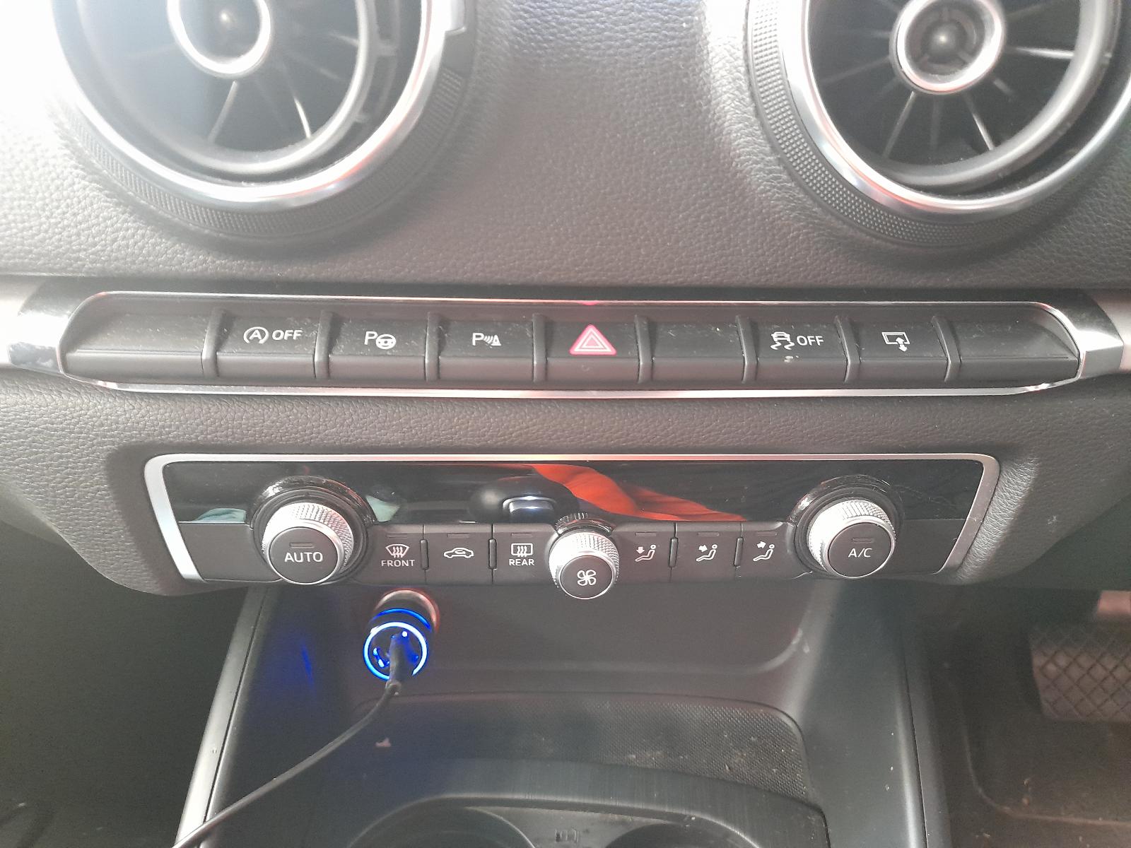 View Auto part Radio/Cd/Dvd/Sat/Tv Audi A3 2013