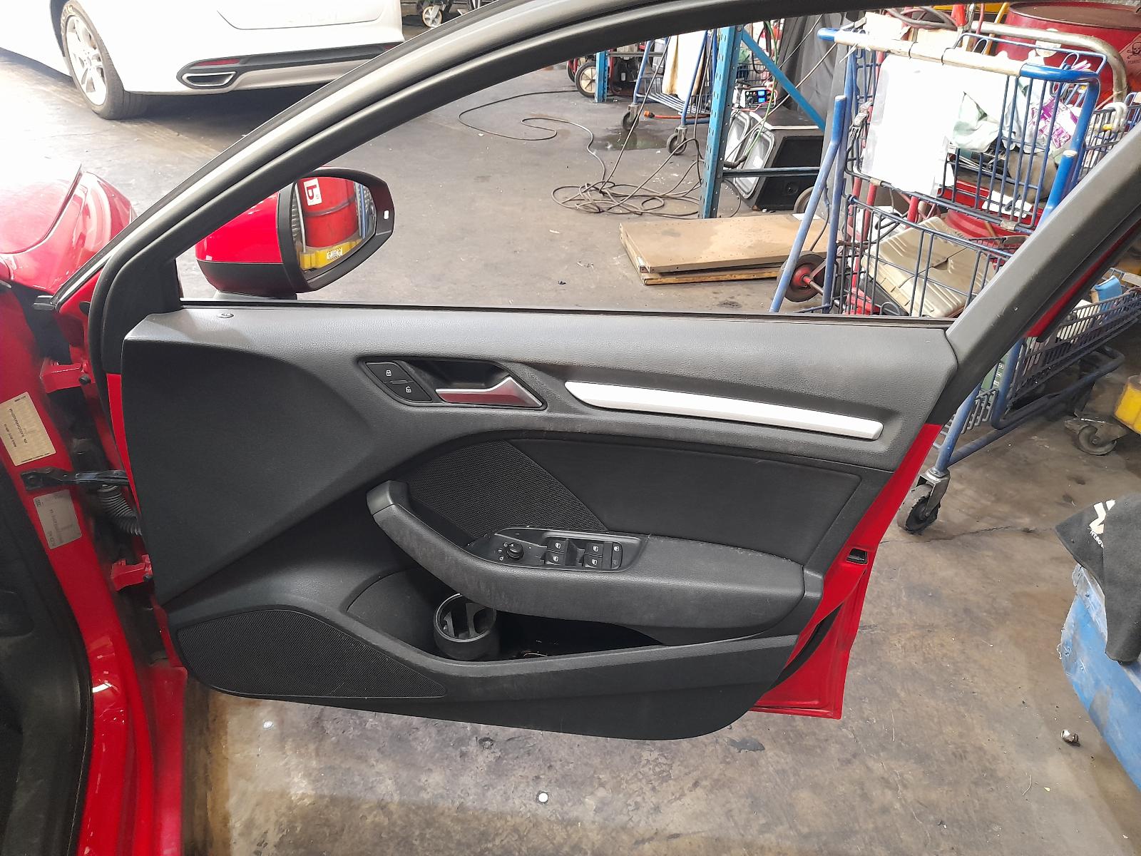 View Auto part Radio/Cd/Dvd/Sat/Tv Audi A3 2013