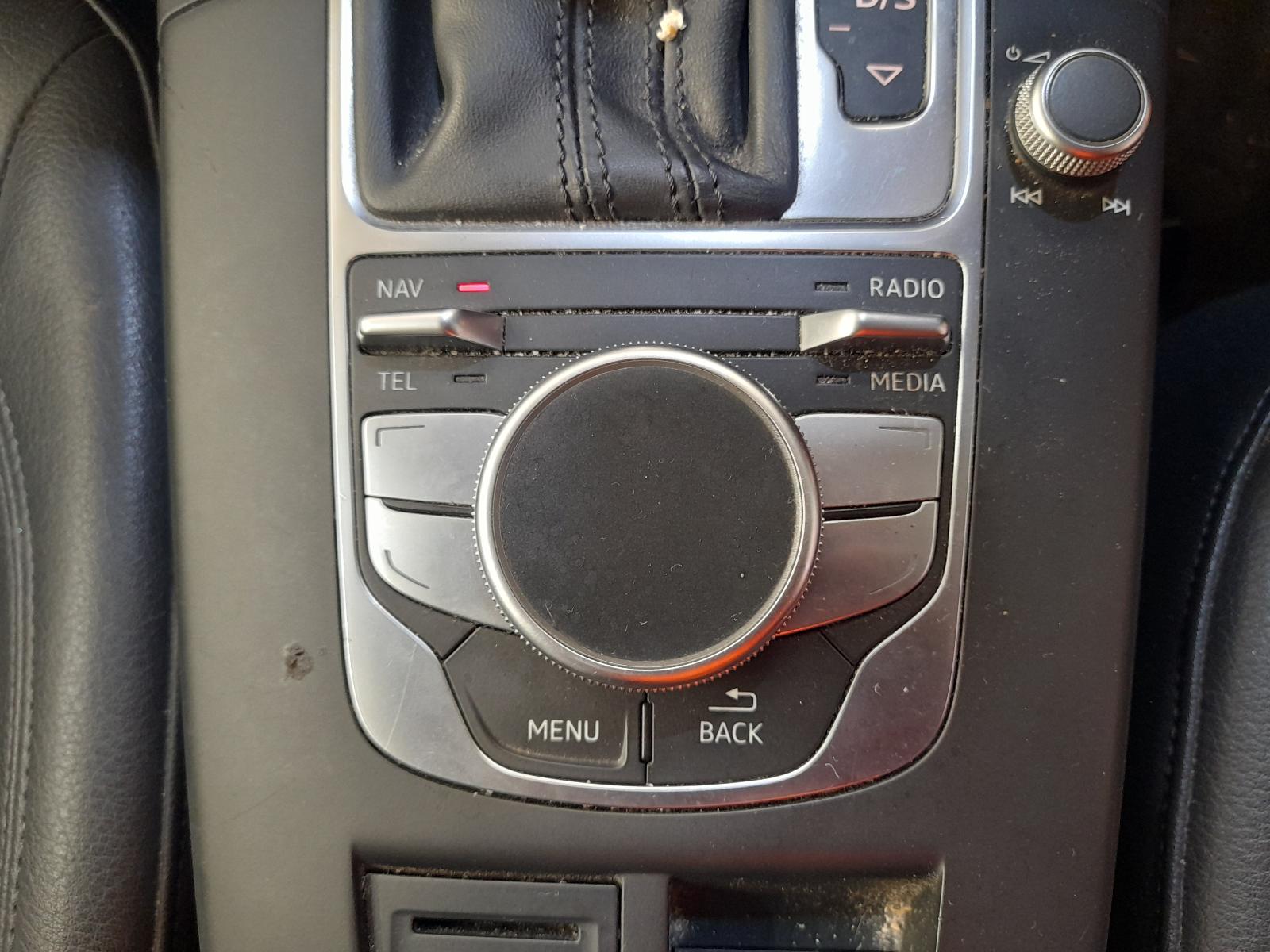 View Auto part Radio/Cd/Dvd/Sat/Tv Audi A3 2013