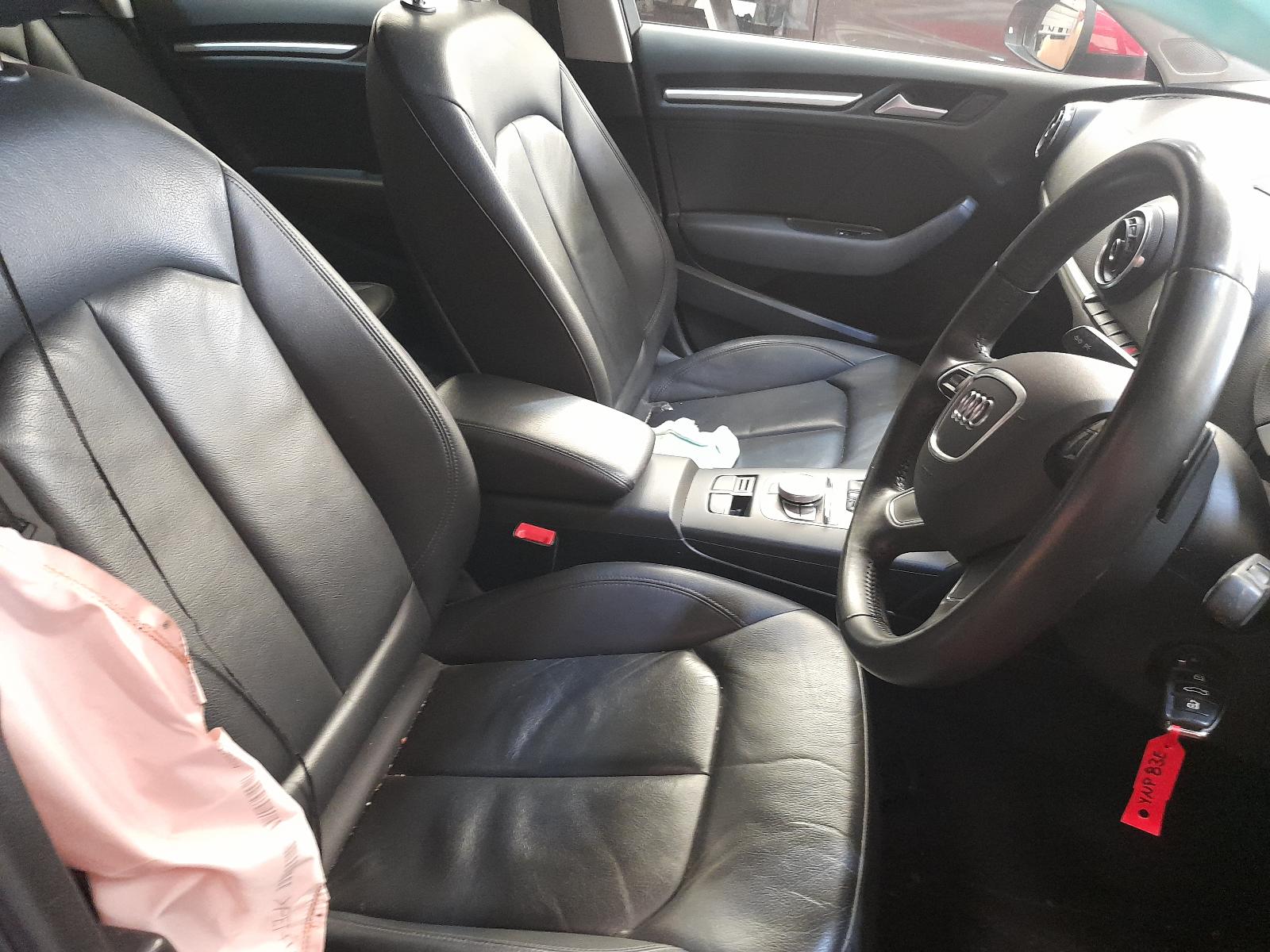 View Auto part Radio/Cd/Dvd/Sat/Tv Audi A3 2013