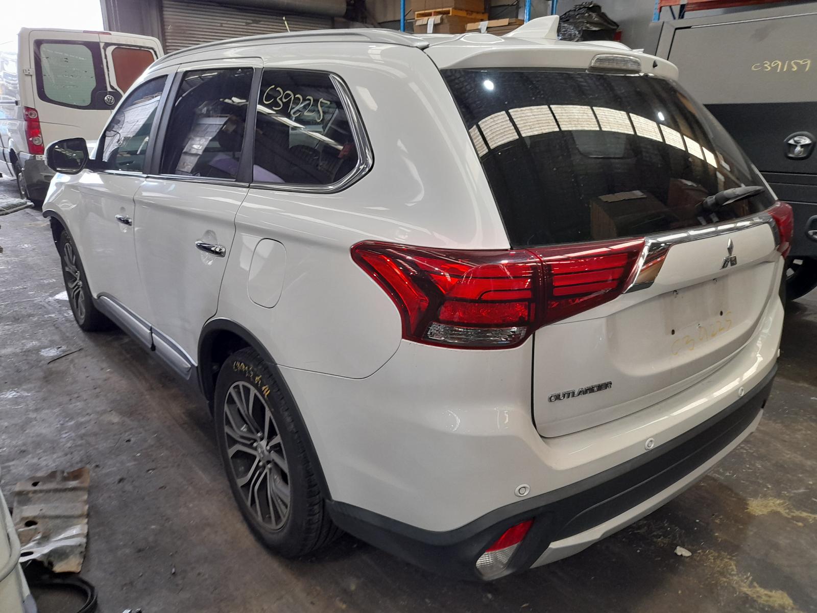 View Auto part Left Rear Wnd Reg/Motor Mitsubishi Outlander 2016