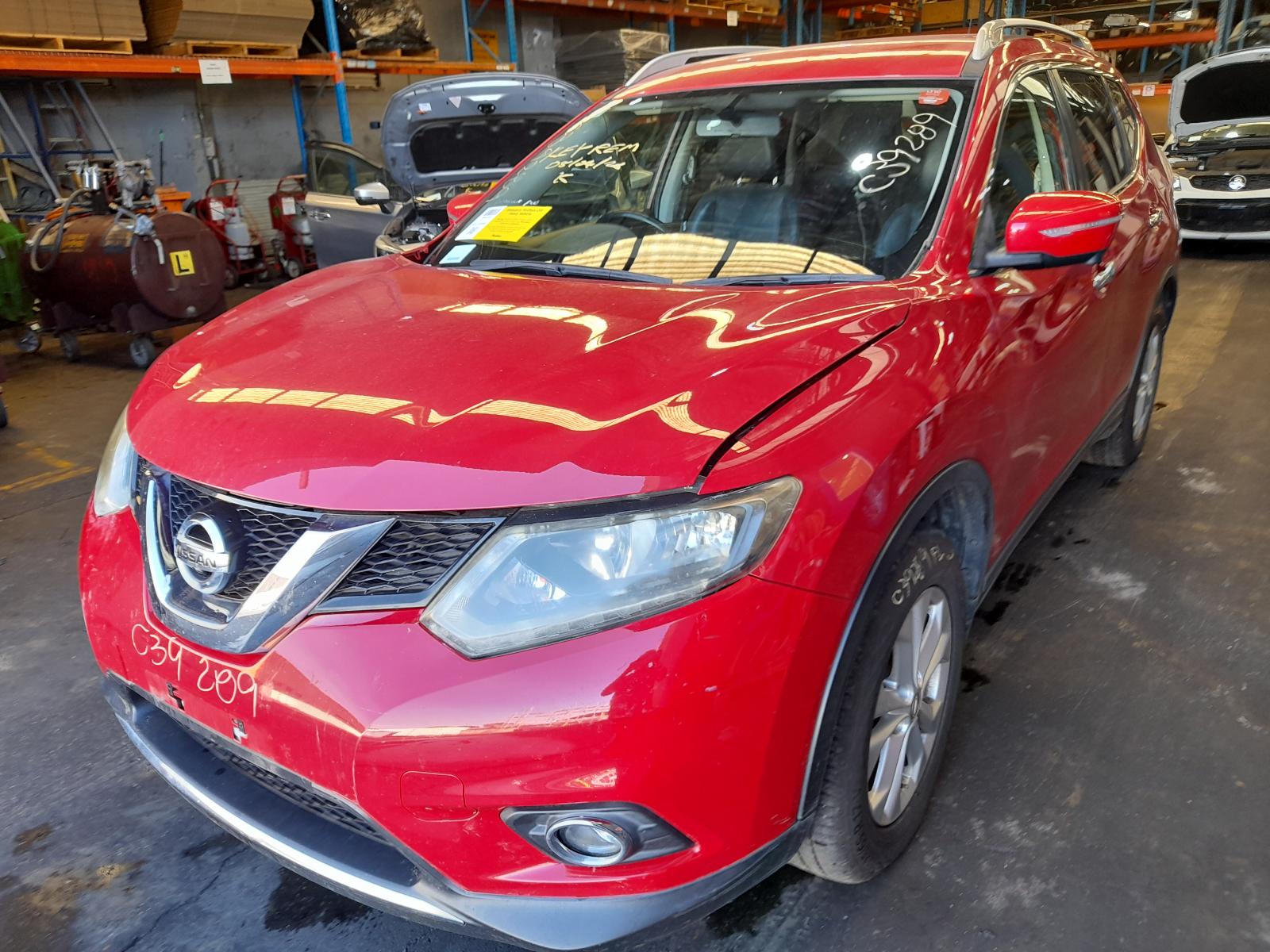 View Auto part Right Front Door Nissan Xtrail 2015