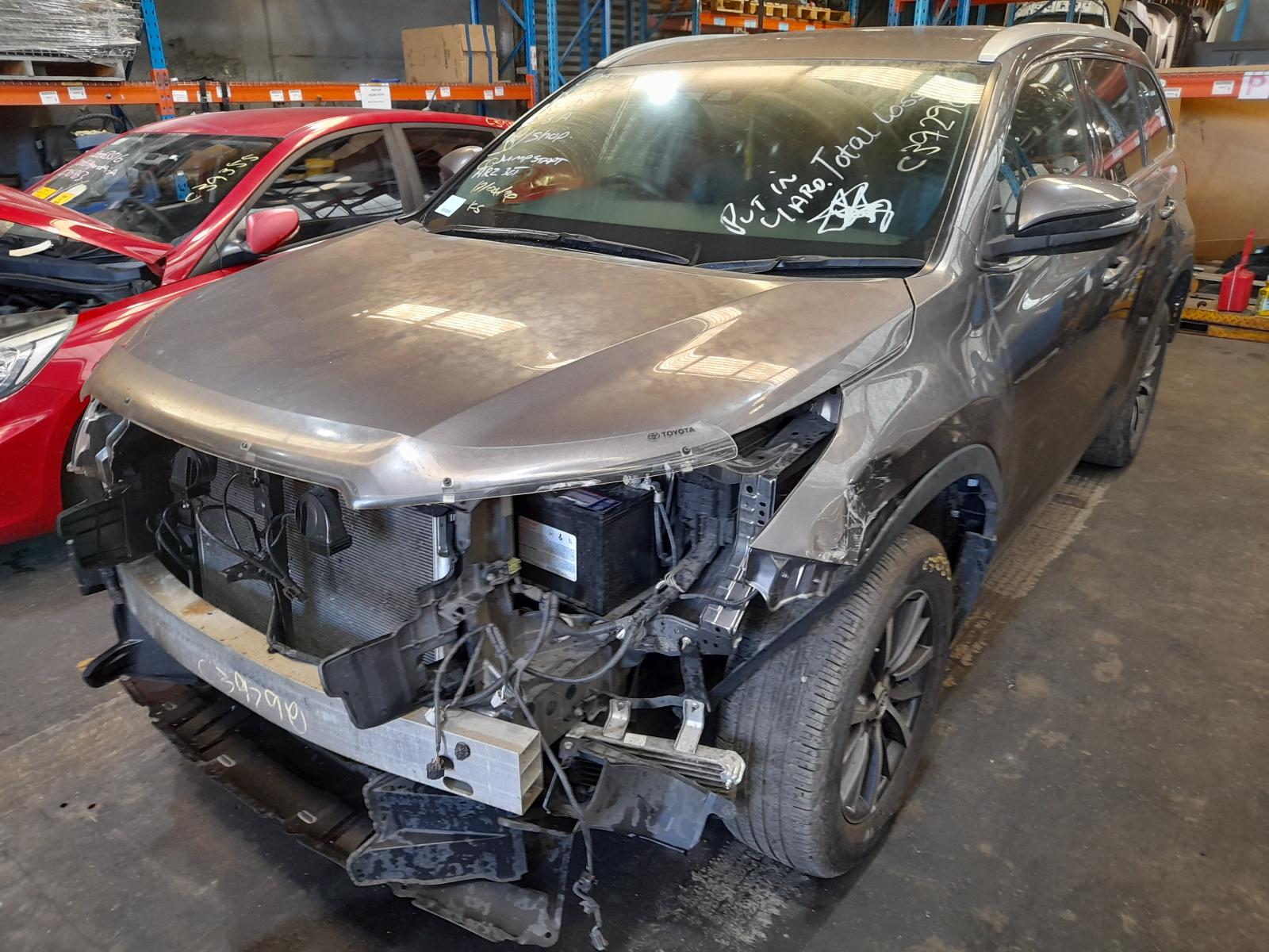 View Auto part Left Front Door Toyota Kluger 2017