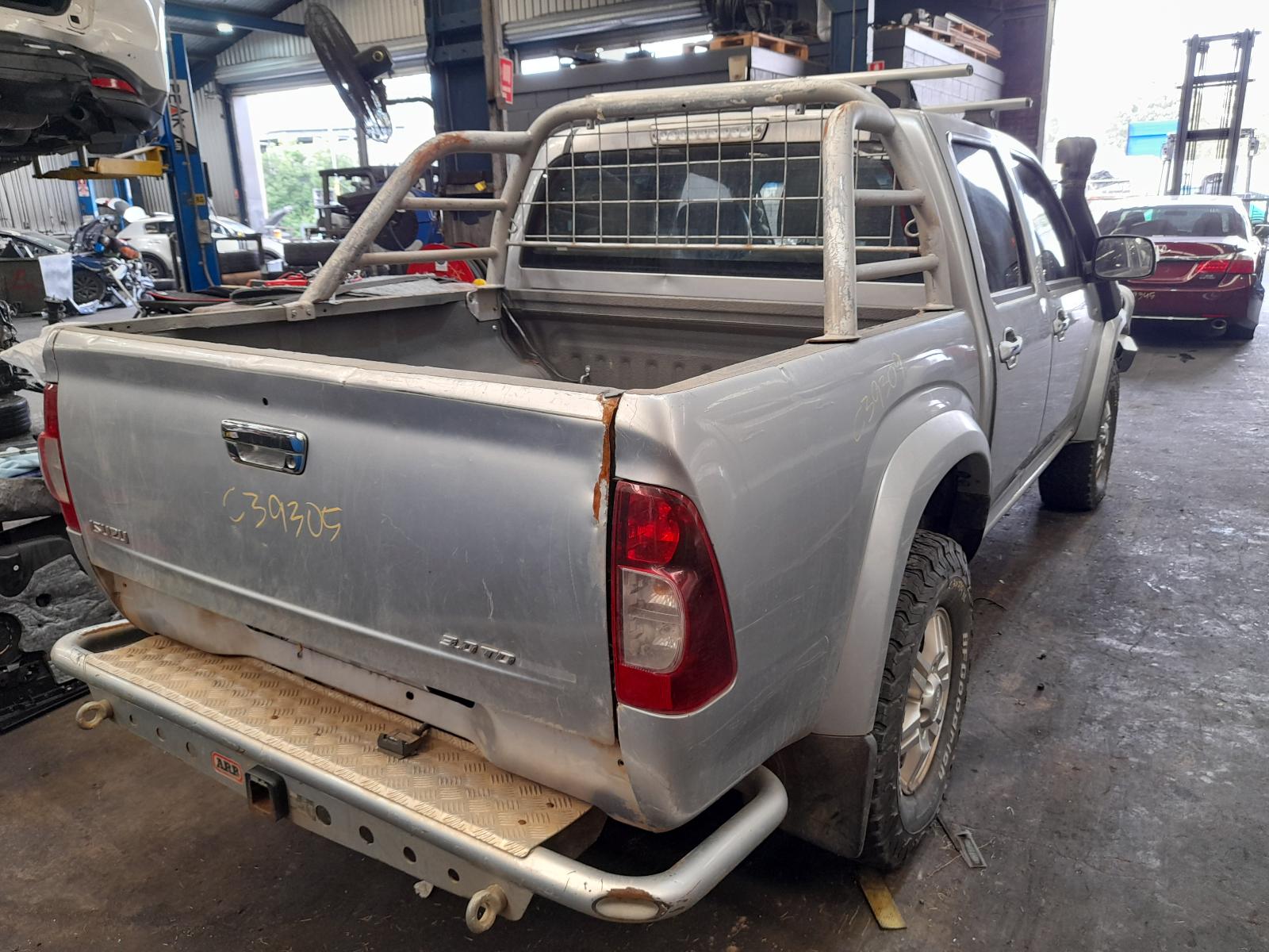 View Auto part Seatbelt/Stalk Isuzu Dmax 2011