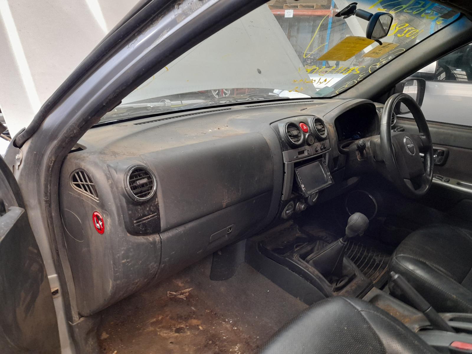 View Auto part Seatbelt/Stalk Isuzu Dmax 2011