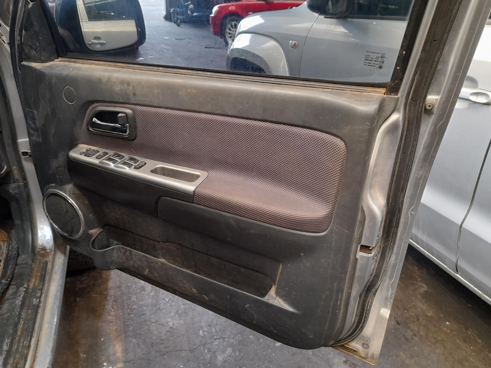 View Auto part Seatbelt/Stalk Isuzu Dmax 2011