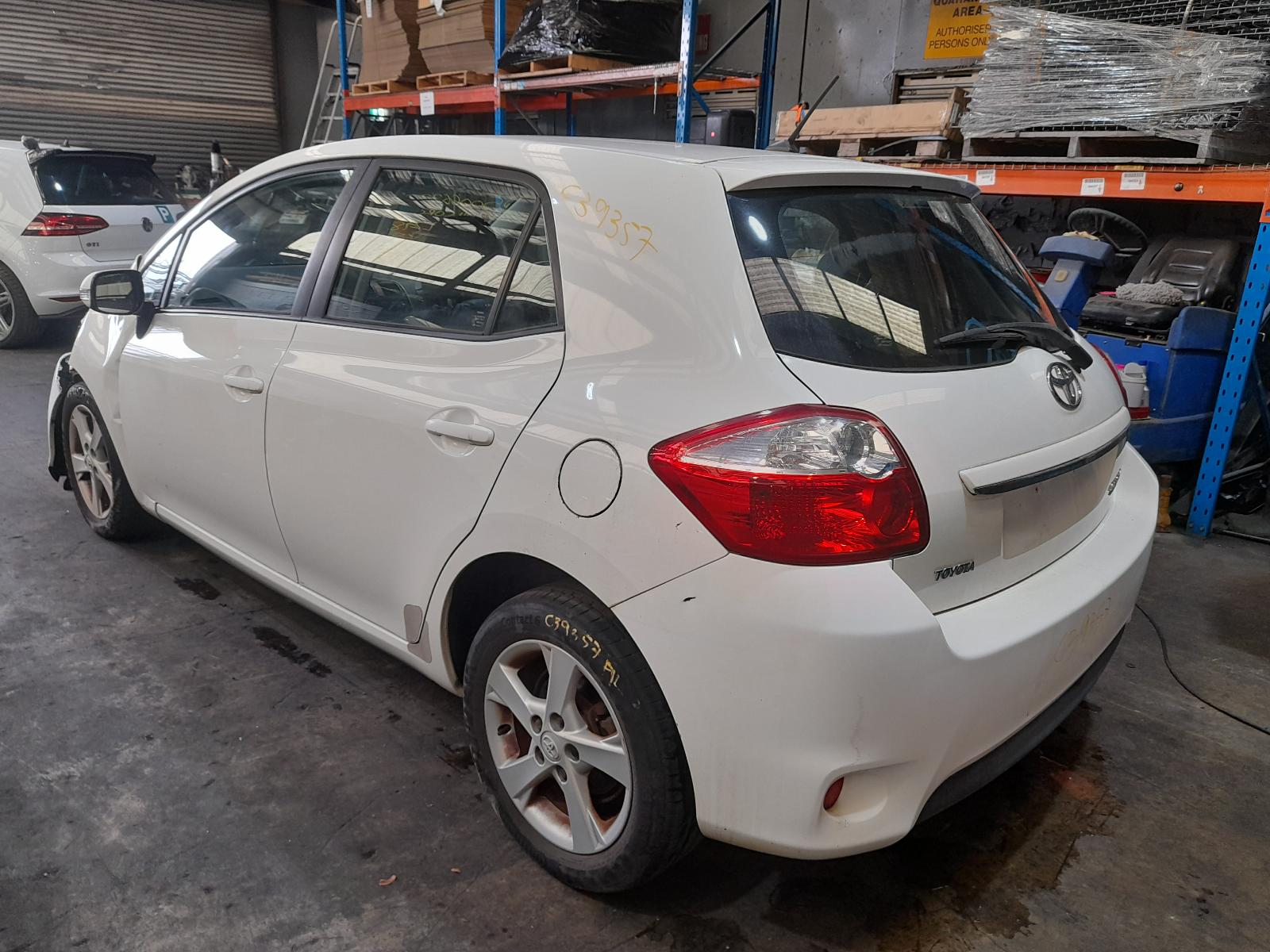 View Auto part Radiator Toyota Corolla 2011