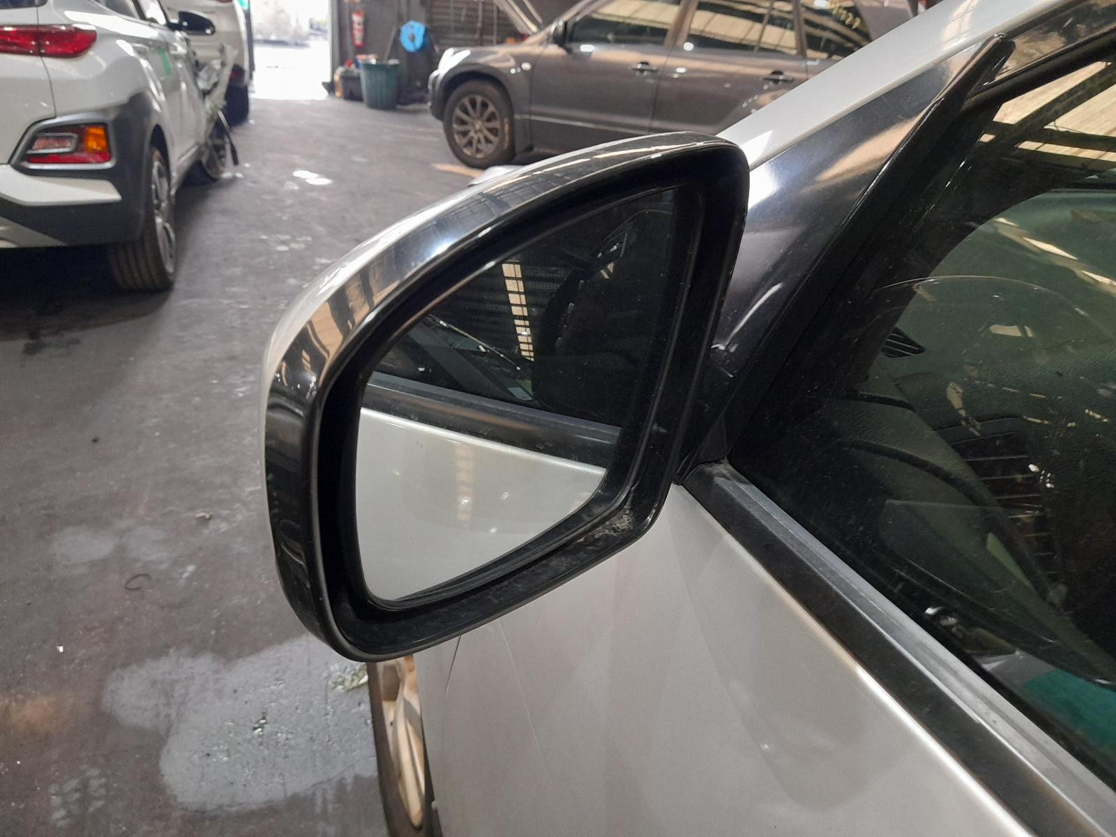 View Auto part Left Headlamp Nissan Murano 2011