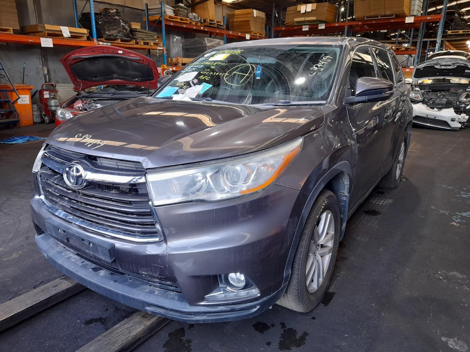 View Auto part Right Rear Door Window Toyota Kluger 2015