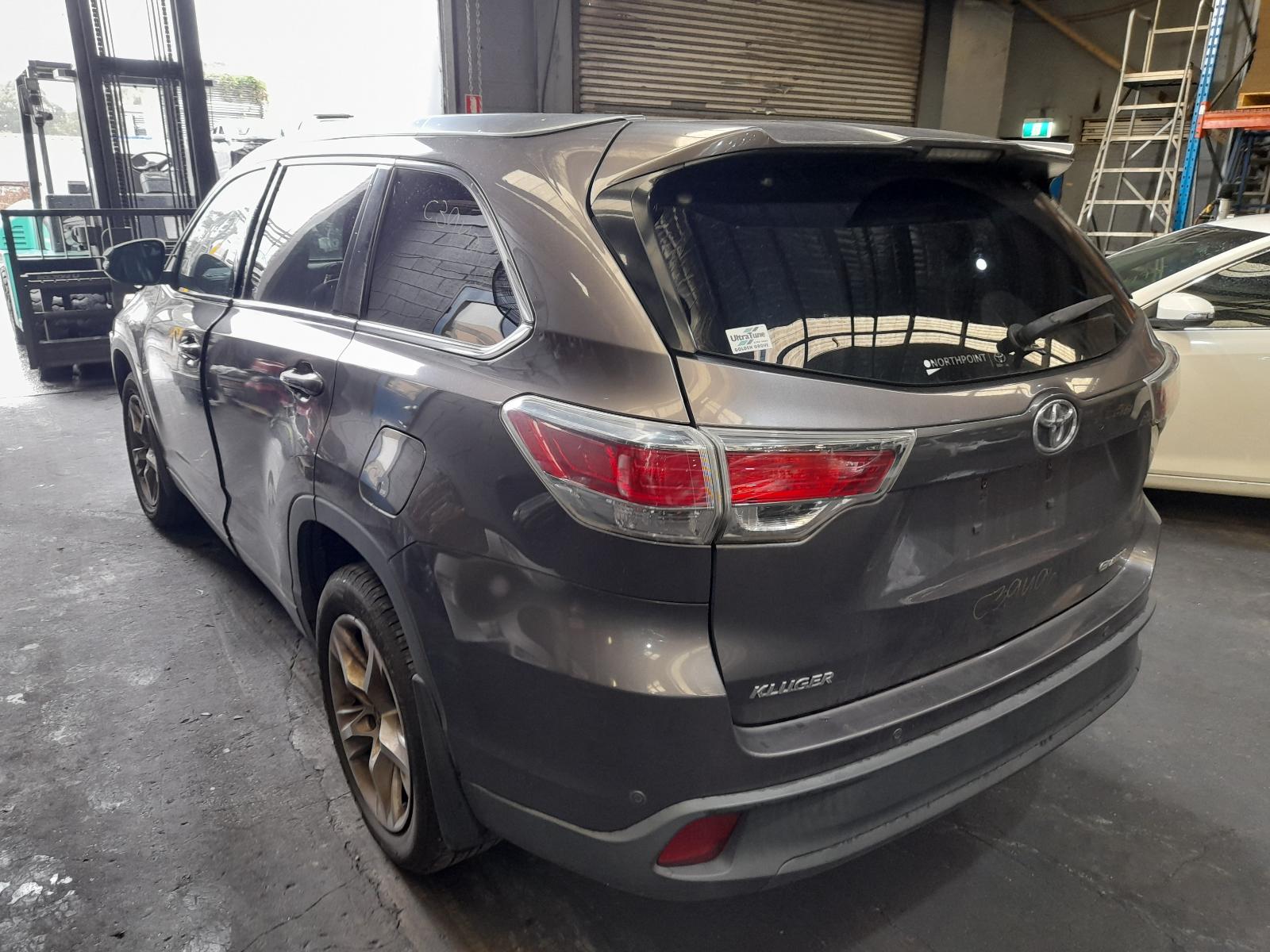 View Auto part Right Rear Door Window Toyota Kluger 2015