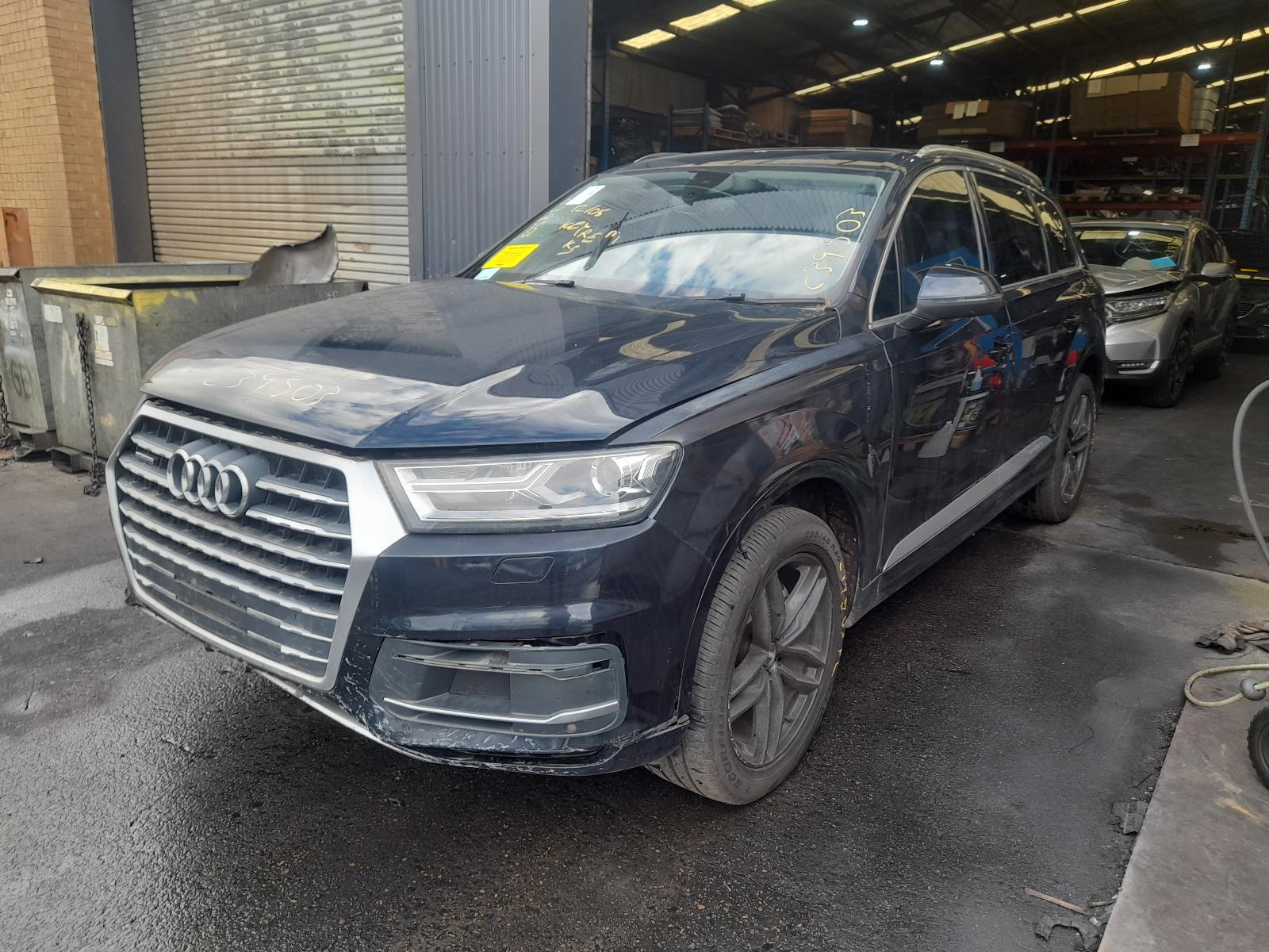 View Auto part Left Front Window Reg/Motor Audi Q7 2017