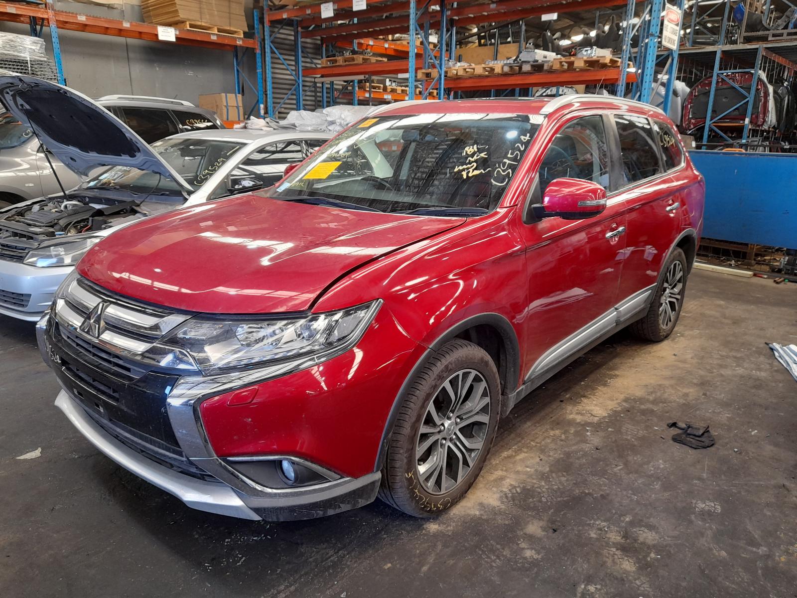 View Auto part Rear/Tailgate Glass Mitsubishi Outlander 2016