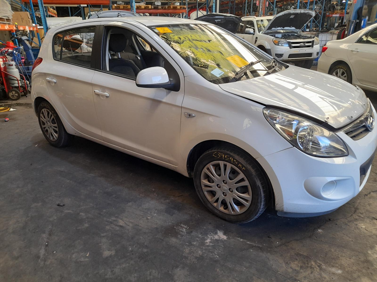 View Auto part Fuse Box Hyundai I20 2011