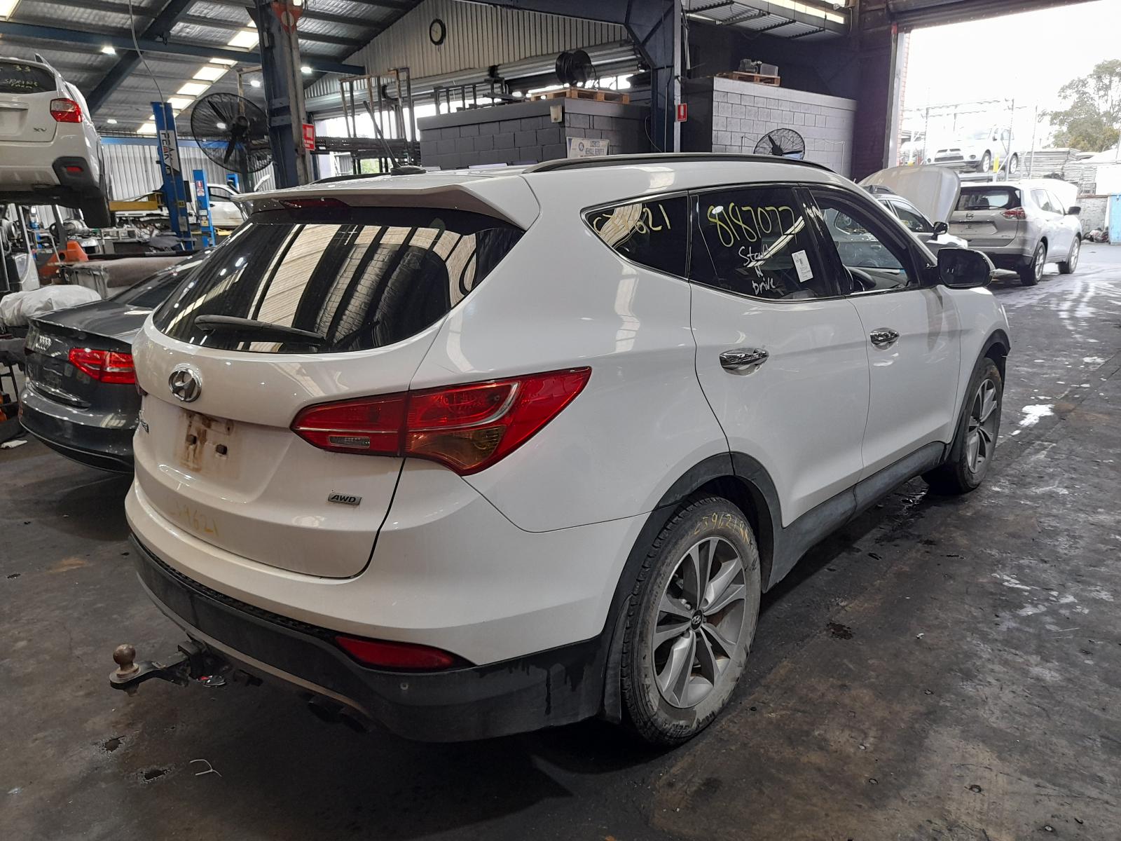 View Auto part Airbag Module/Sensor Hyundai Santa Fe 2015