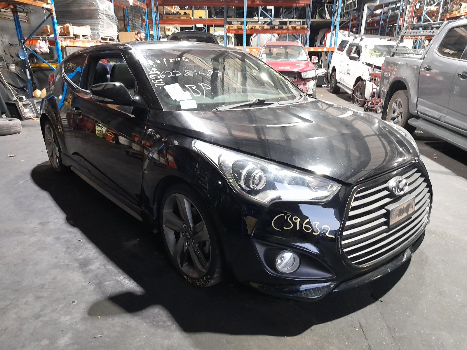 View Auto part Radio/Cd/Dvd/Sat/Tv Hyundai Veloster 2012