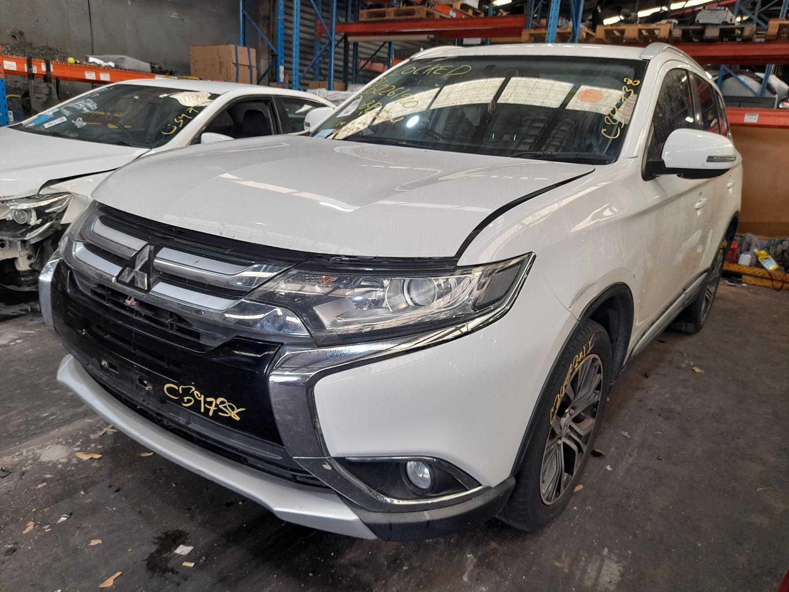 View Auto part Left Headlamp Mitsubishi Outlander 2015