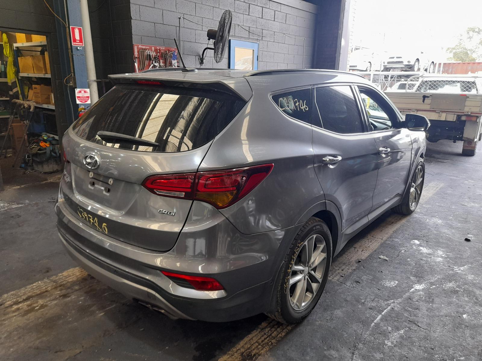 View Auto part Door/Boot/Gate Lock Hyundai Santa Fe 2016