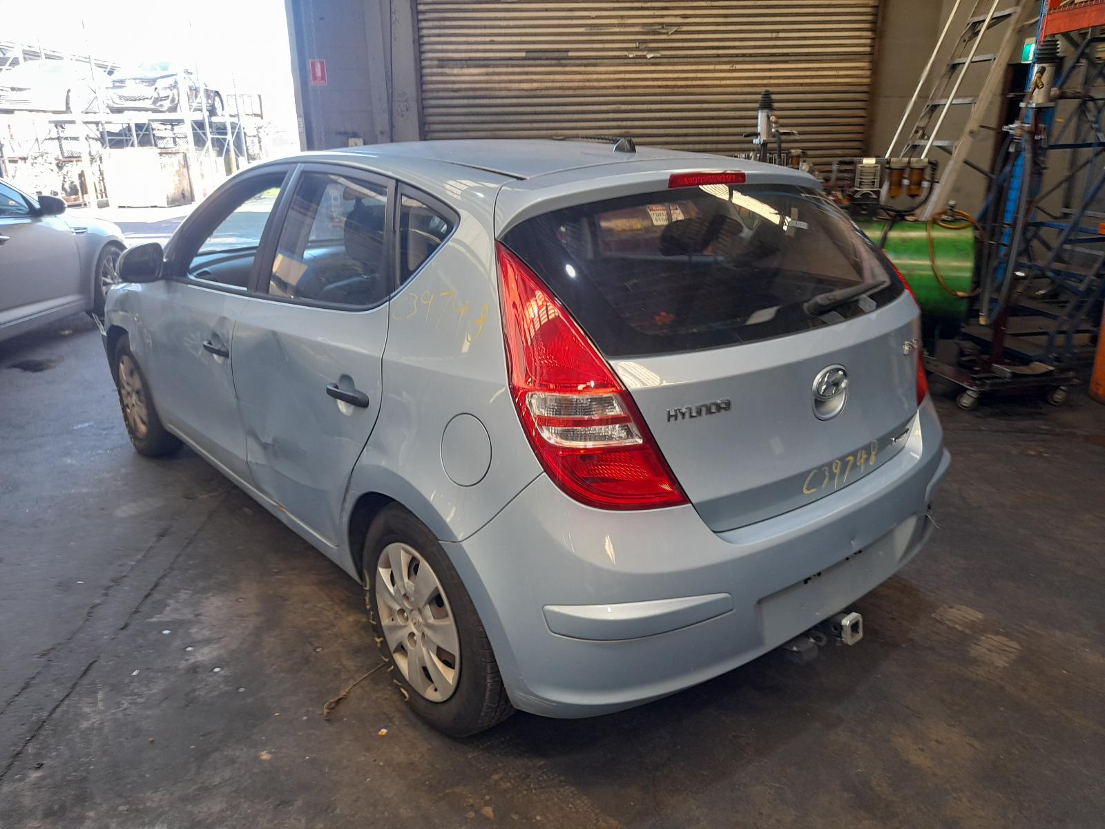 View Auto part Right Front Hub Assembly Hyundai I30 2011