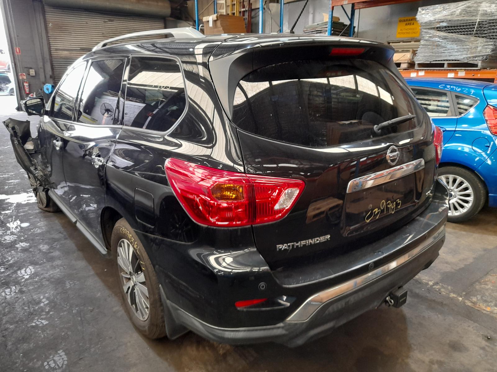 View Auto part Door/Boot/Gate Lock Nissan Pathfinder 2019