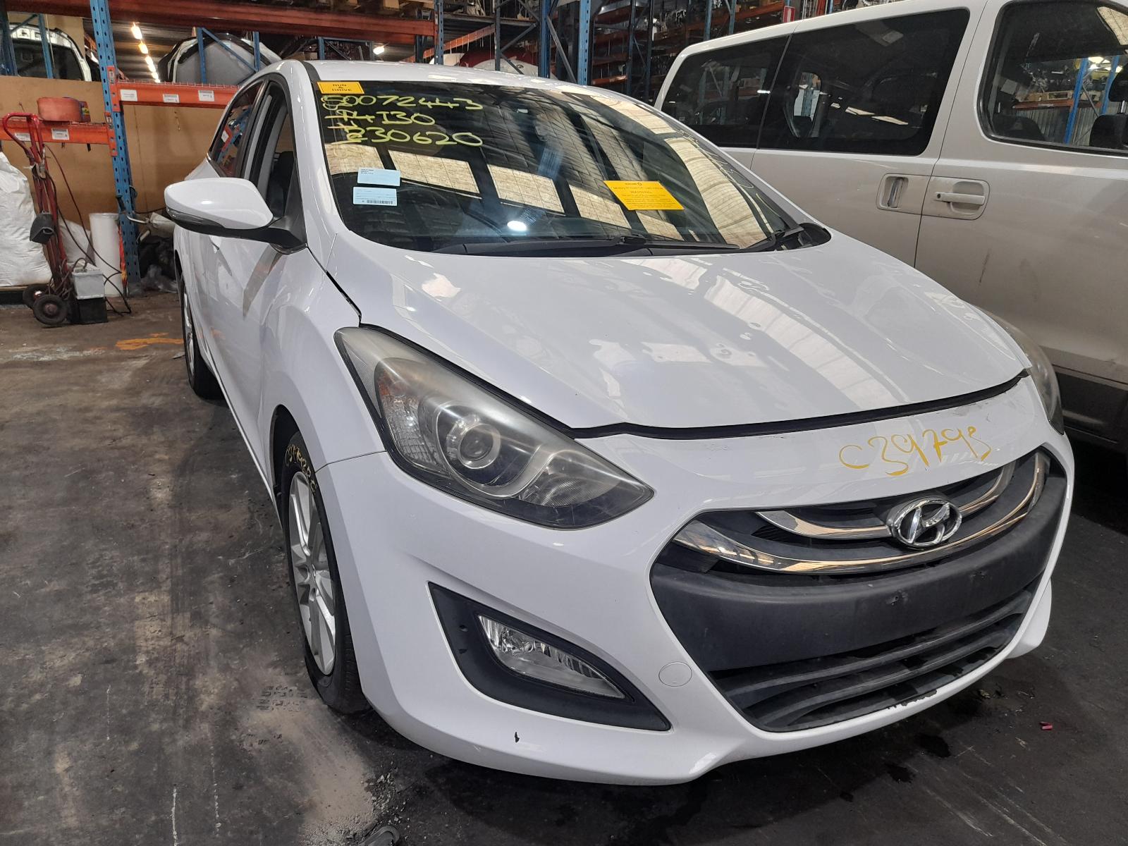 View Auto part Left Indicator/Fog/Side Hyundai I30 2014