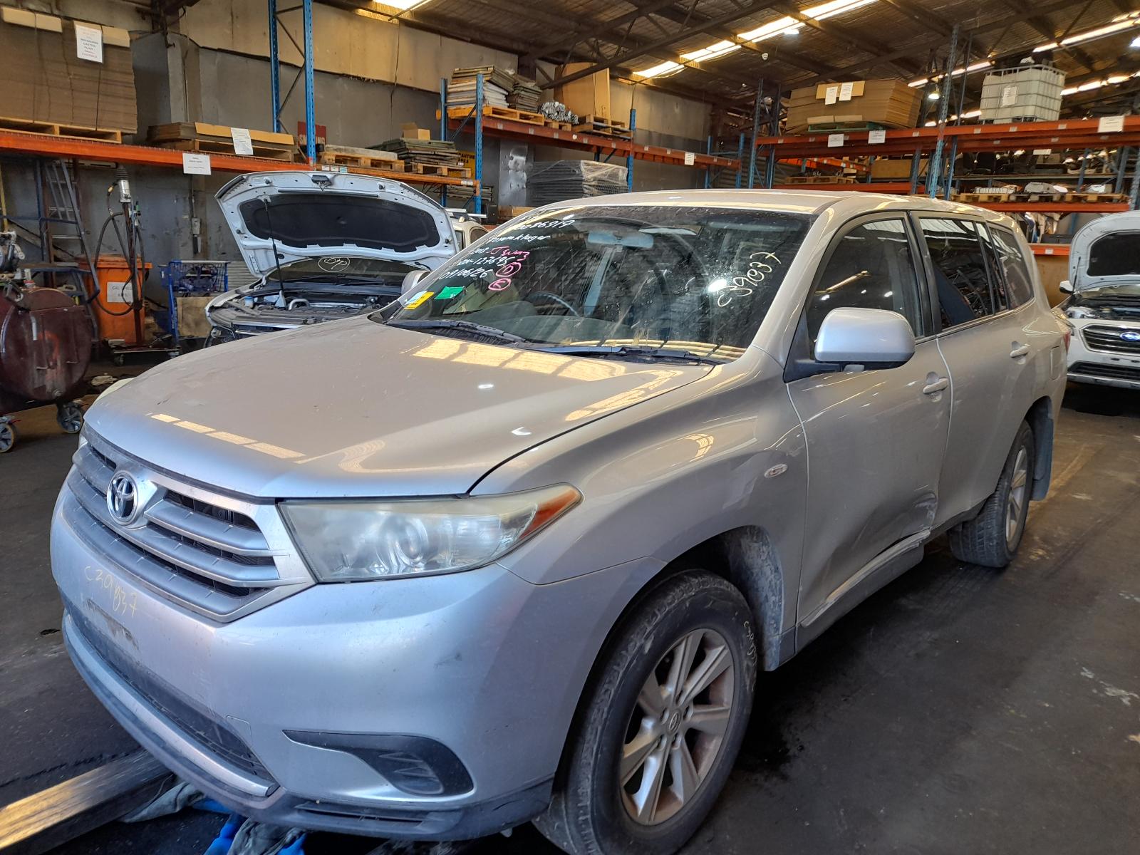 View Auto part Left Rear Strut Toyota Kluger 2013