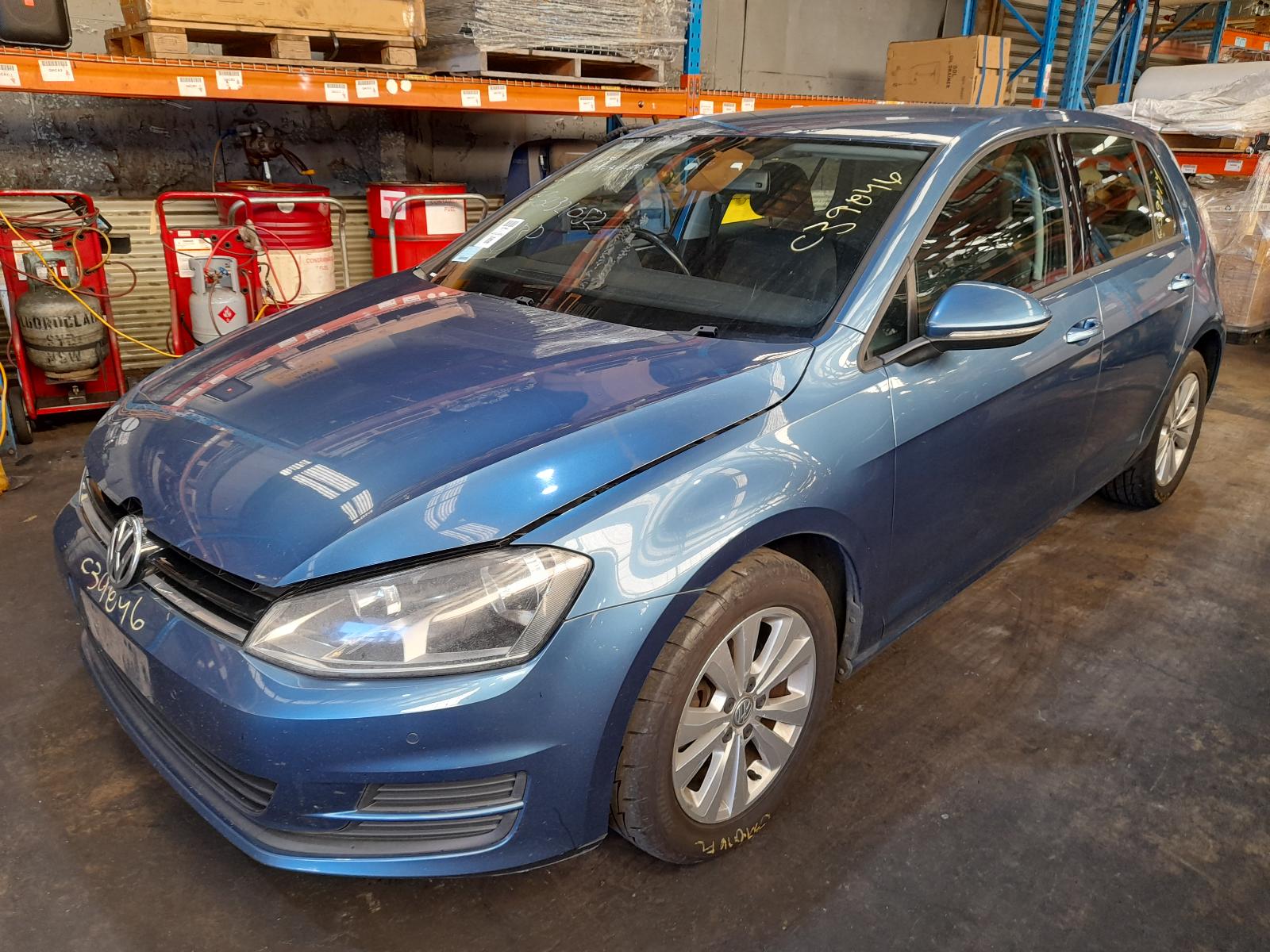 View Auto part Air Cleaner/Box Volkswagen Golf 2014