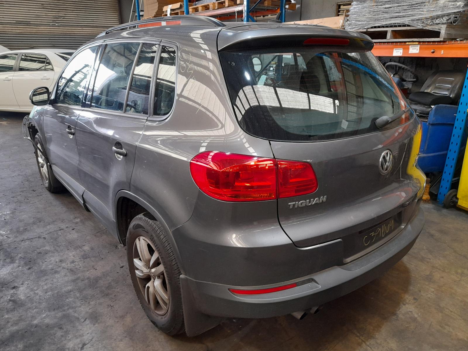 View Auto part Engine Volkswagen Tiguan 2012