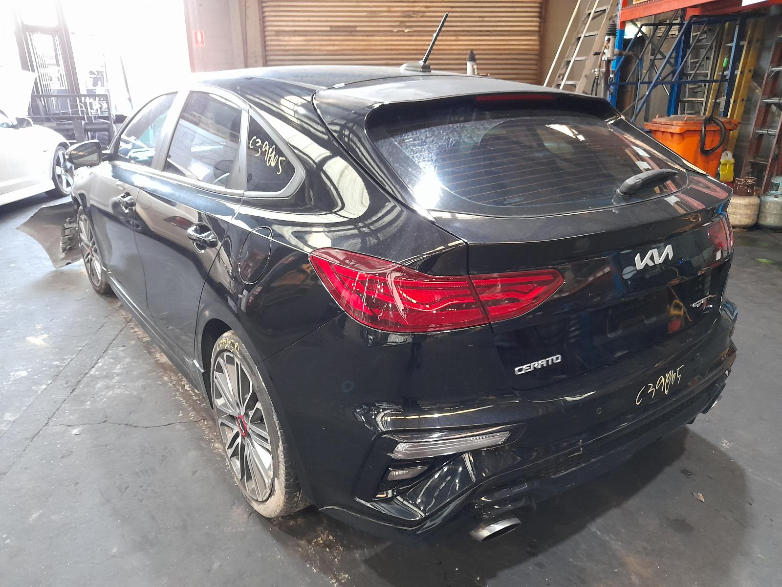 View Auto part Wiper Motor Kia Cerato 2021
