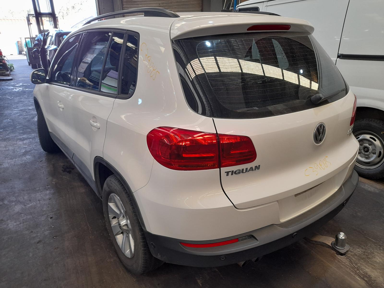 View Auto part Differential Centre Volkswagen Tiguan 2013