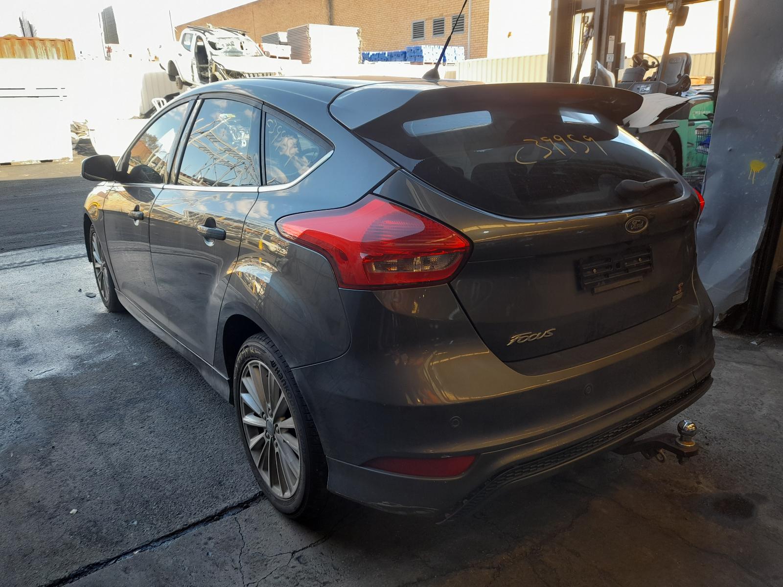 View Auto part Left Indicator/Fog/Side Ford Focus 2017