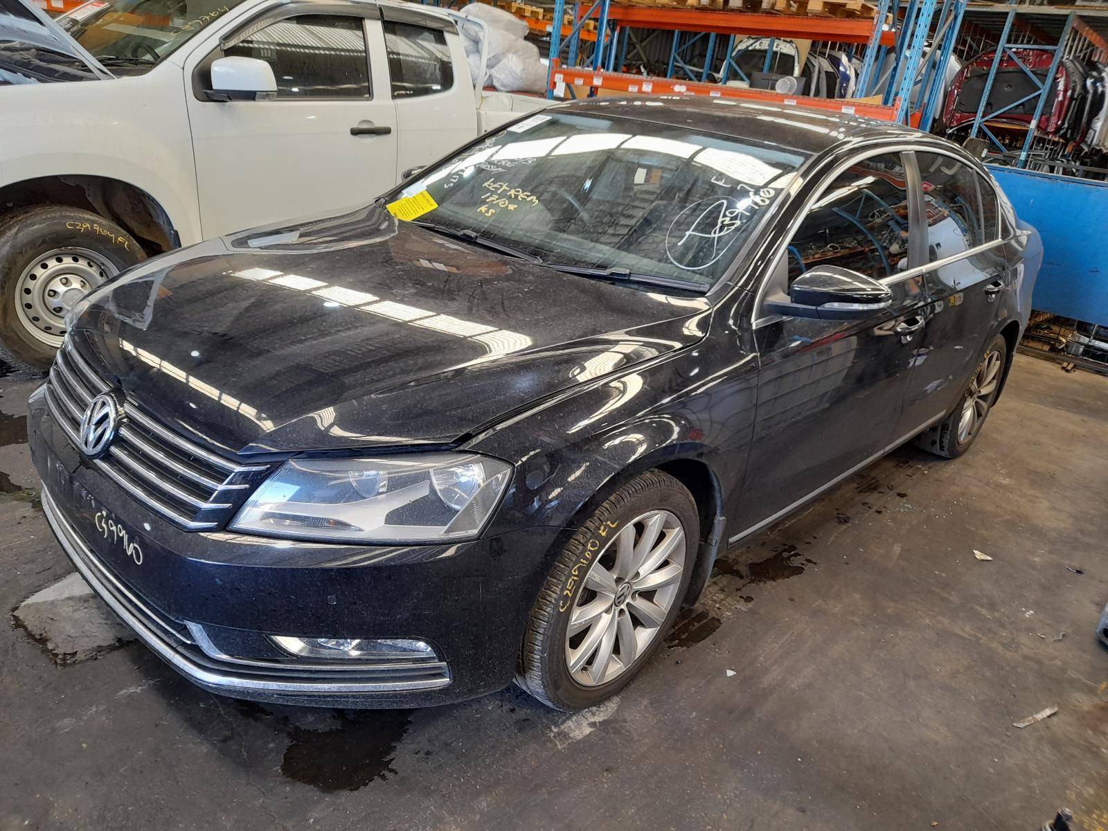 View Auto part Right Front Window Reg/Motor Volkswagen Passat 2012