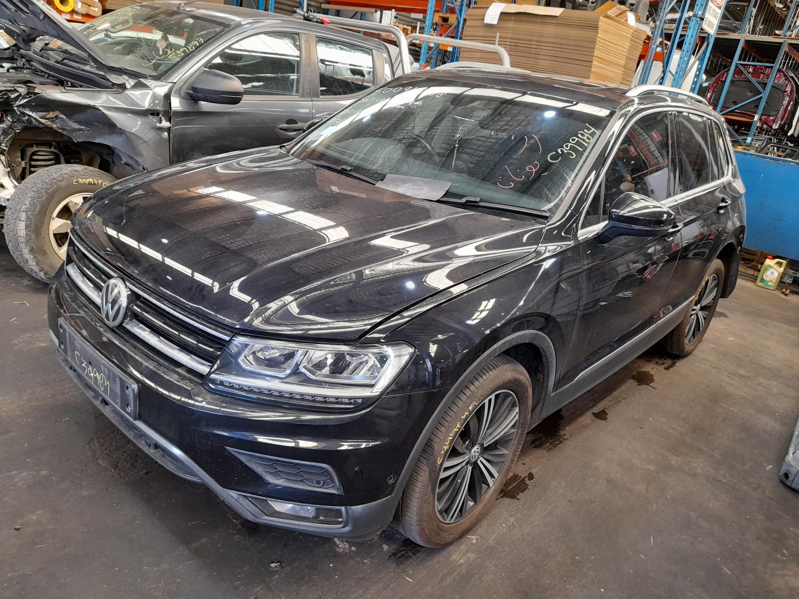 View Auto part Roof Glass/Sunroof/T Volkswagen Tiguan 2017