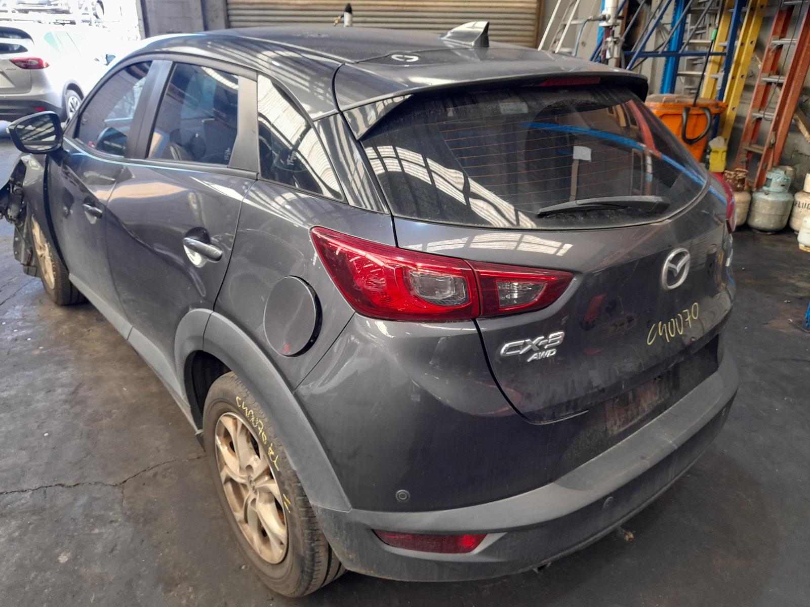 View Auto part Console Mazda Cx3 2015
