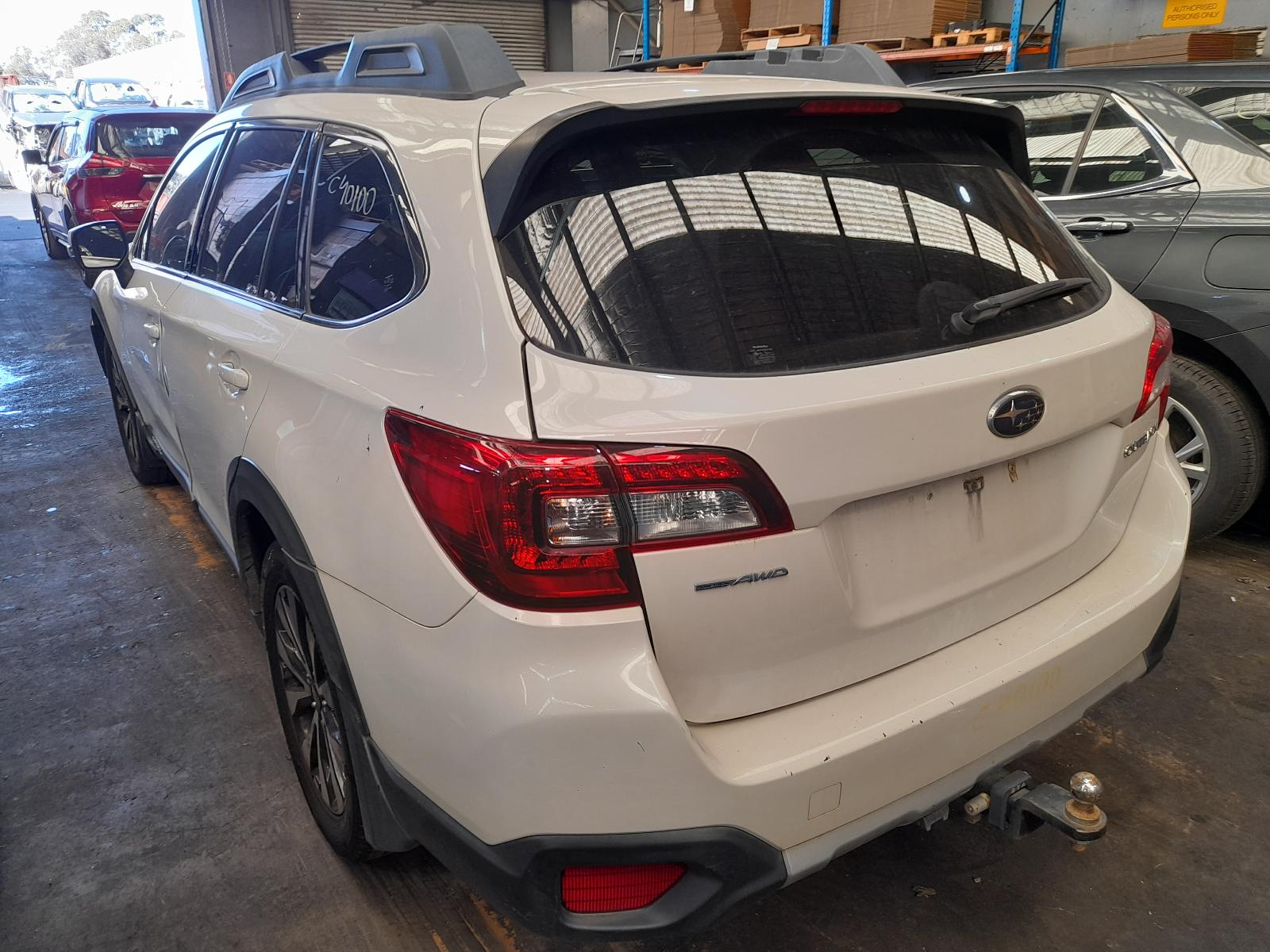 View Auto part Rear/Tailgate Glass Subaru Outback 2016