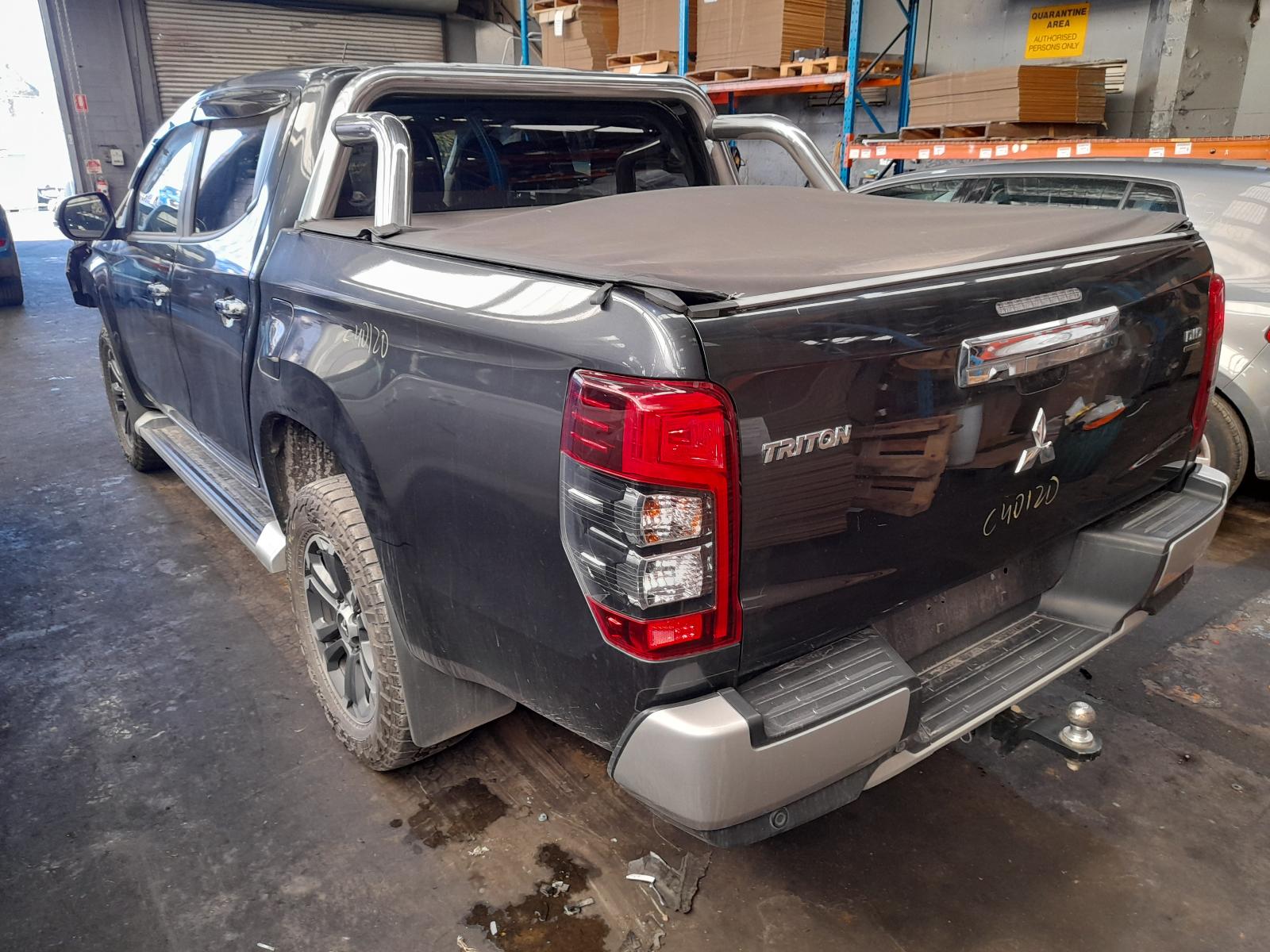View Auto part Heater Core/Box Mitsubishi Triton 2020