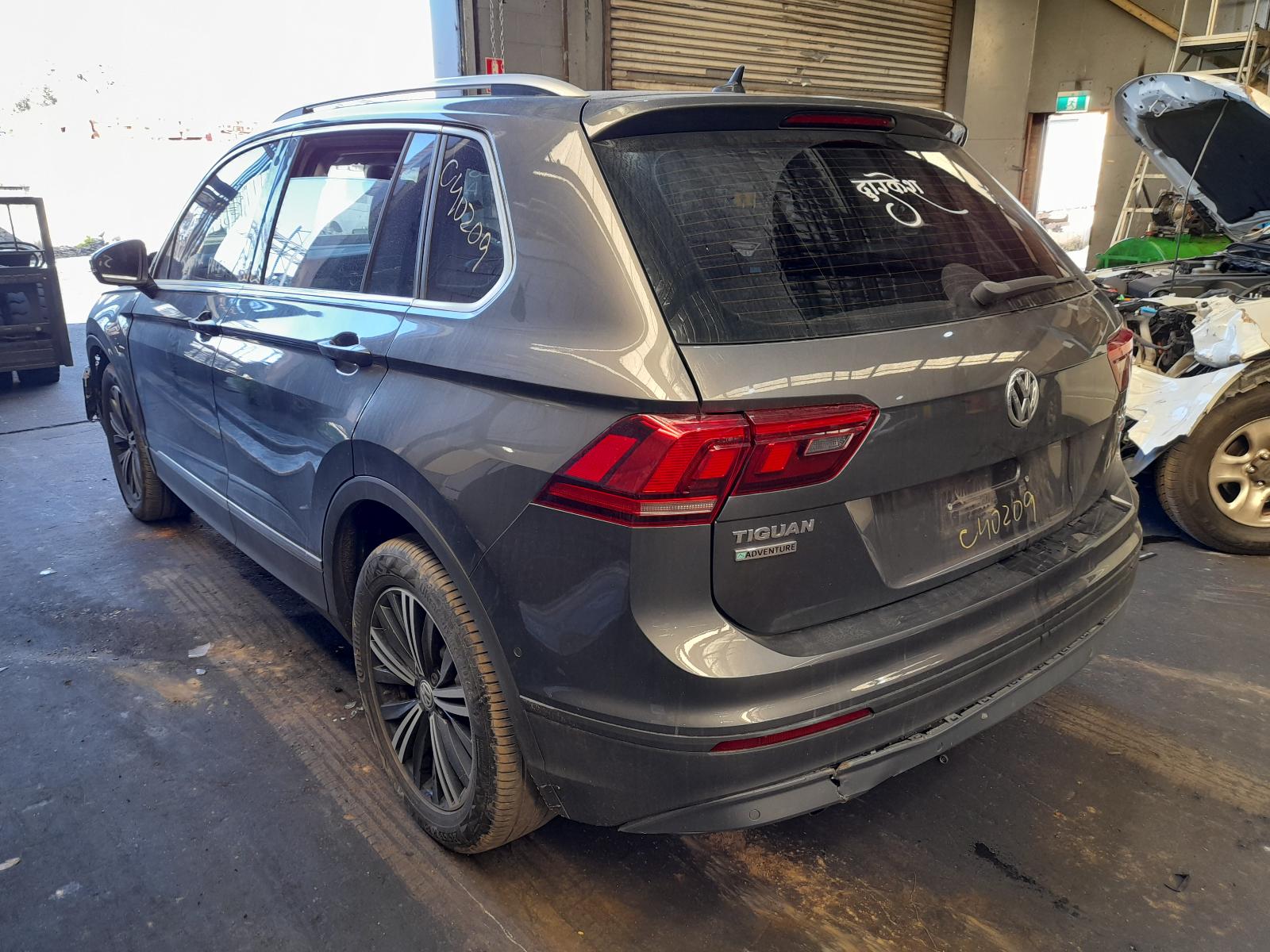 View Auto part Air Cleaner/Box Volkswagen Tiguan 2017