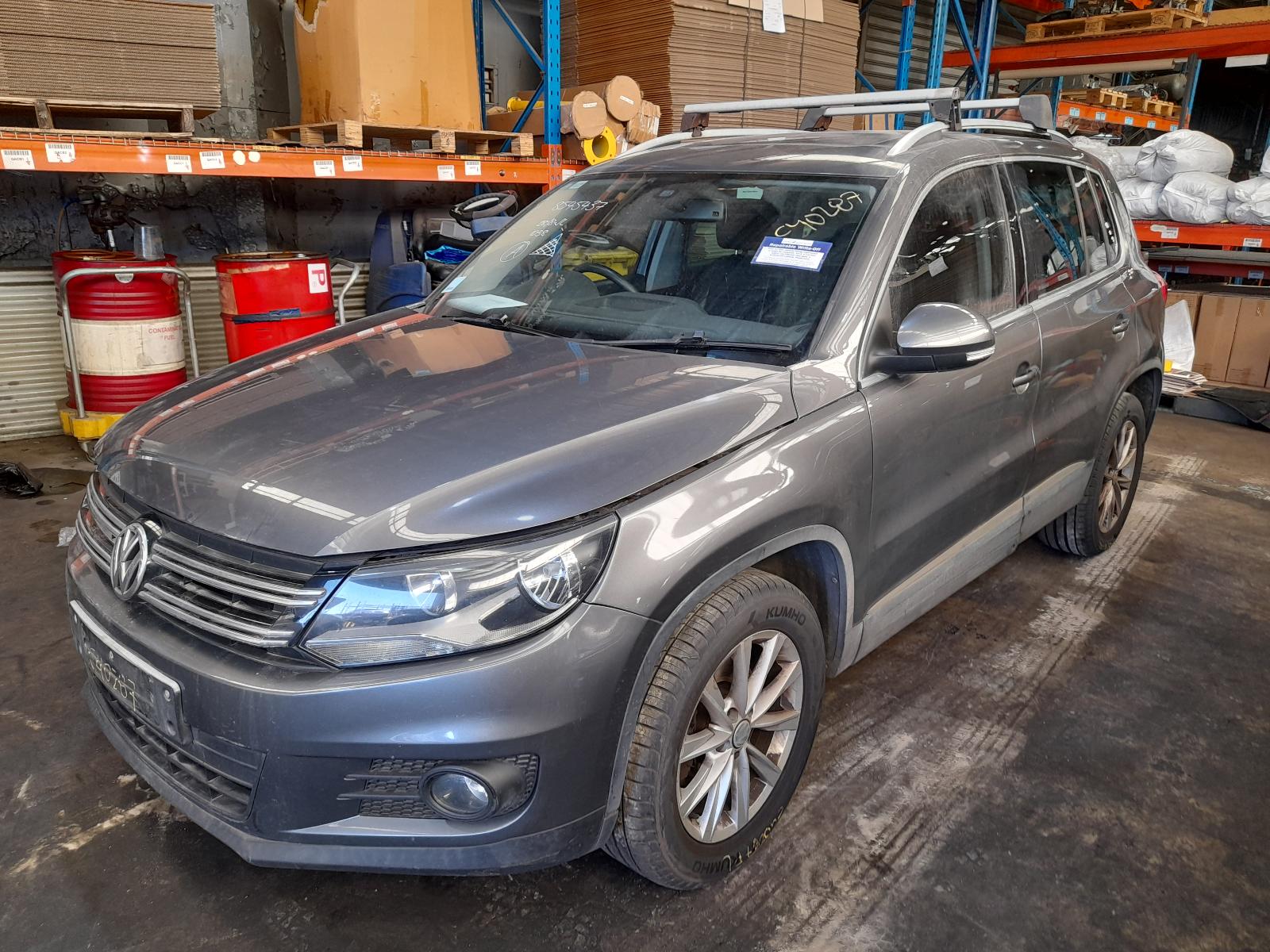 View Auto part Engine Volkswagen Tiguan 2013