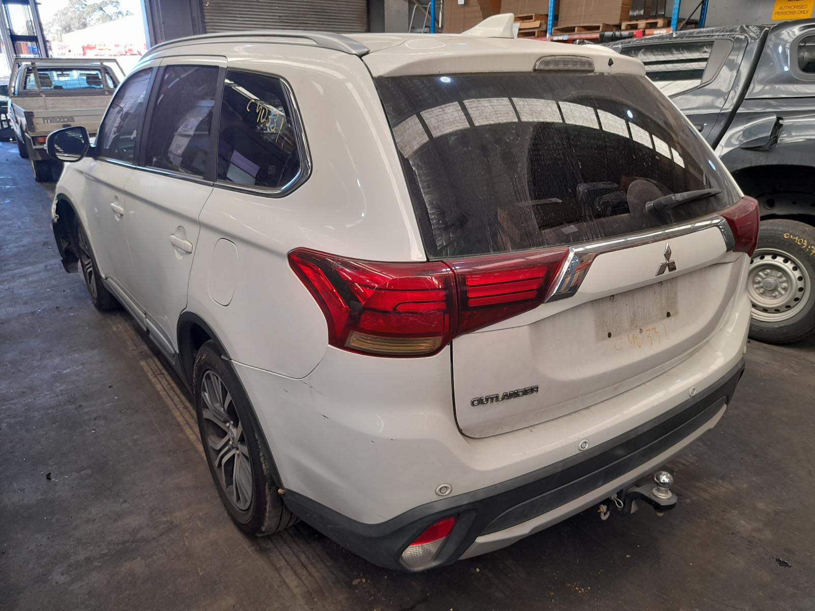 View Auto part Trans/Gearbox Mitsubishi Outlander 2017