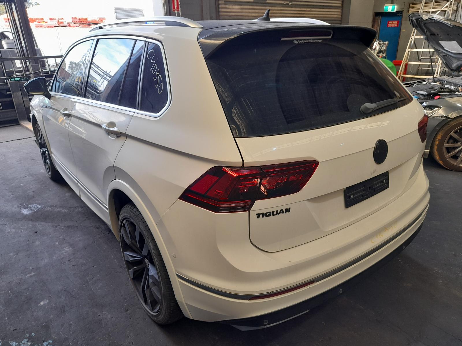 View Auto part Roof Glass/Sunroof/T Volkswagen Tiguan 2017