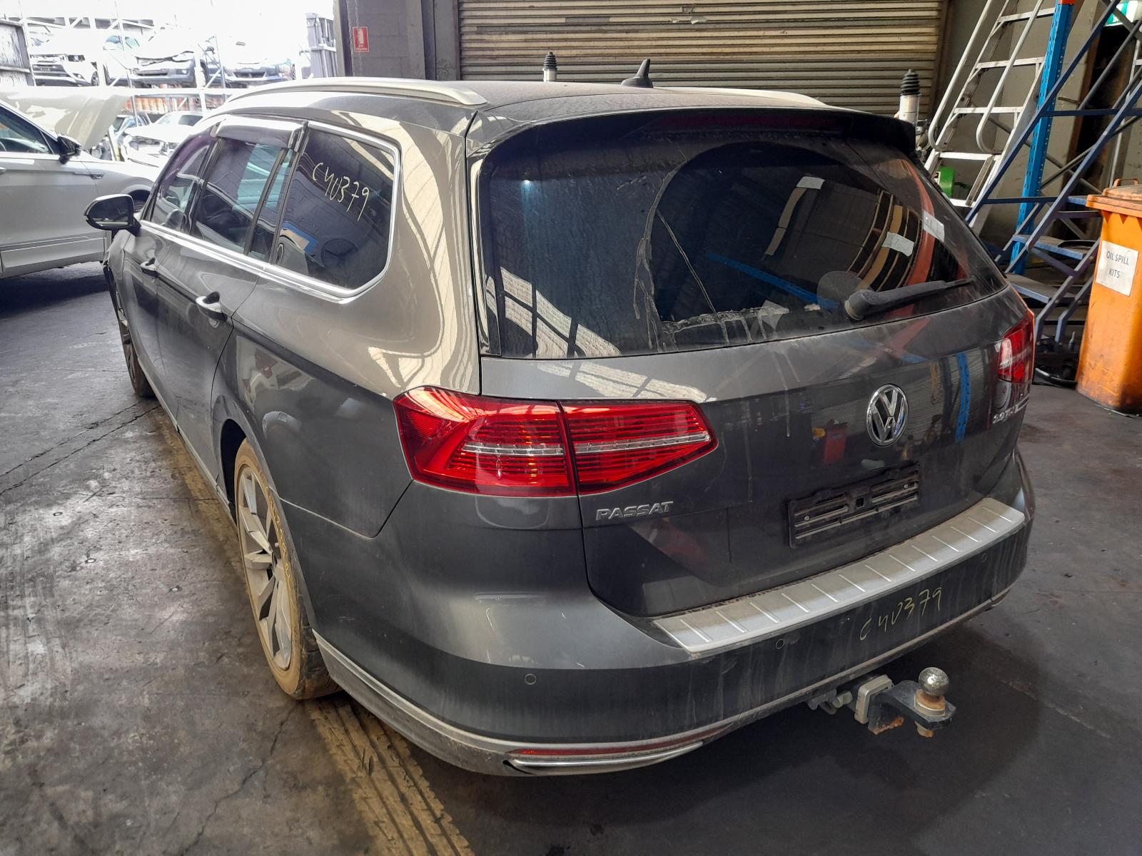 View Auto part Roof Glass/Sunroof/T Volkswagen Passat 2017