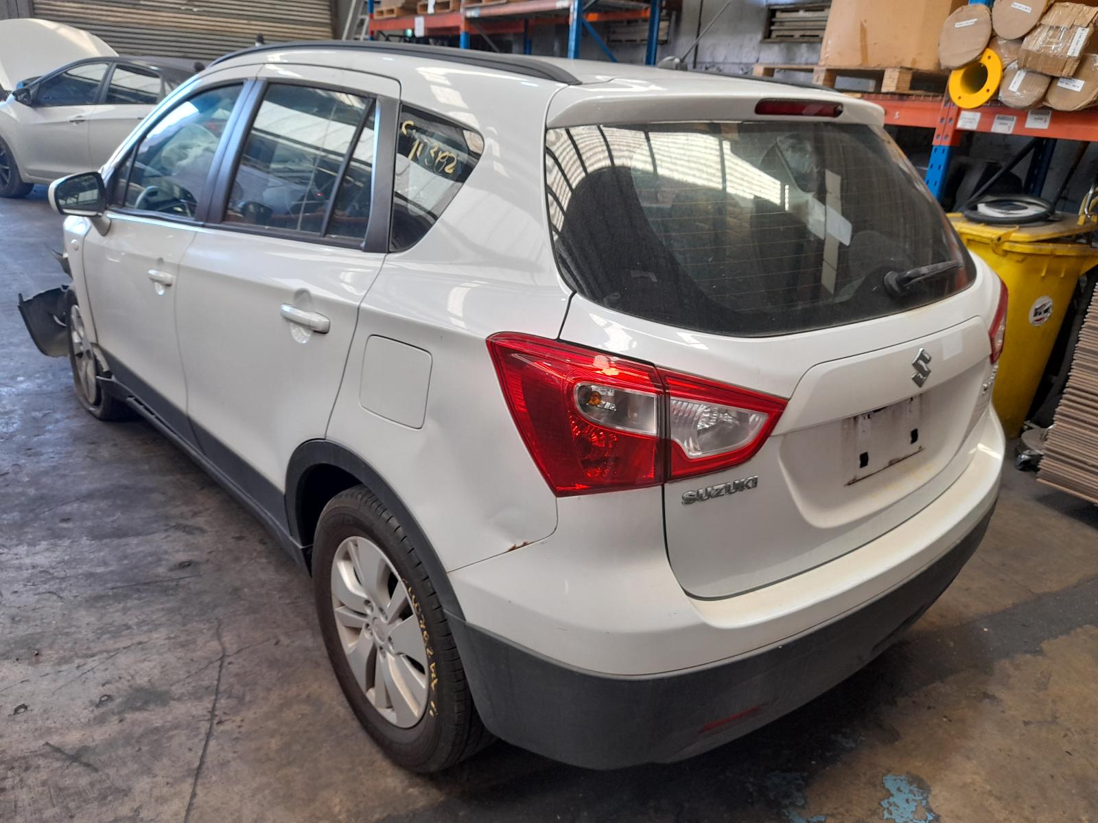 View Auto part Right Headlamp Suzuki S-cross 2014