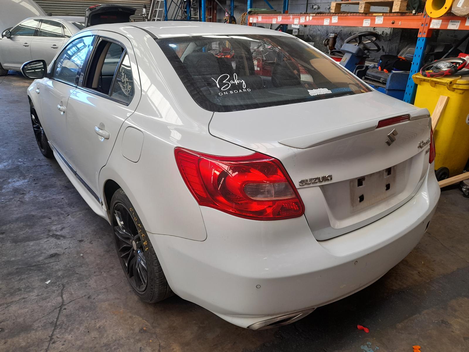 View Auto part Engine Suzuki Kizashi 2011