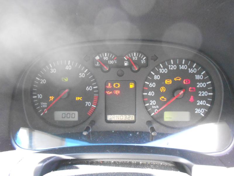 View Auto part Bonnet Hinge/Strut Volkswagen Golf 2002