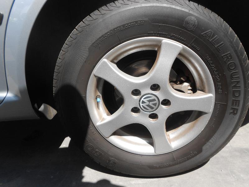 View Auto part Bonnet Hinge/Strut Volkswagen Golf 2002