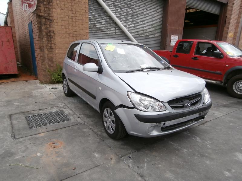 View Auto part Bonnet Lock/Support Hyundai Getz 2010
