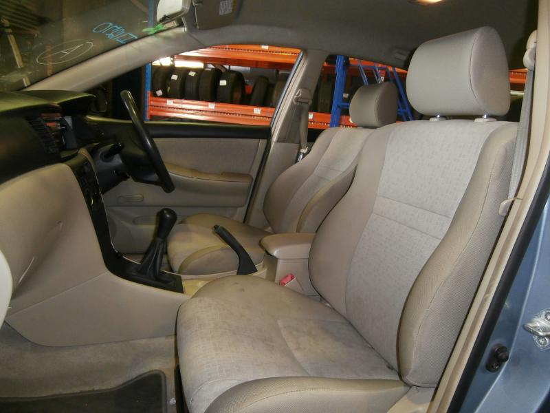 View Auto part Console Toyota Corolla 2004