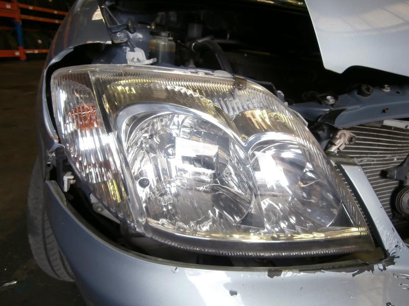View Auto part Console Toyota Corolla 2004