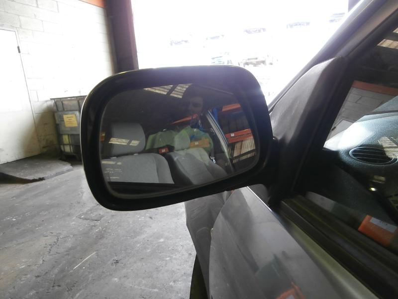 View Auto part Console Toyota Corolla 2004
