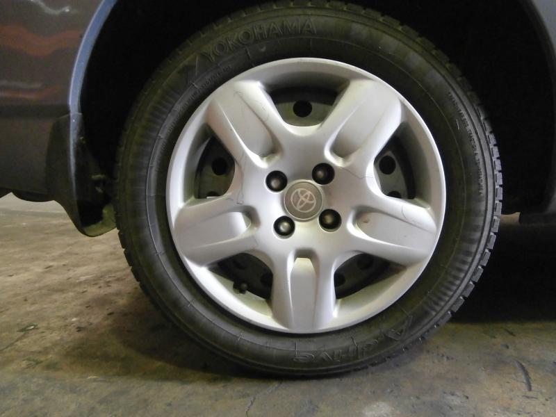 View Auto part Console Toyota Corolla 2004